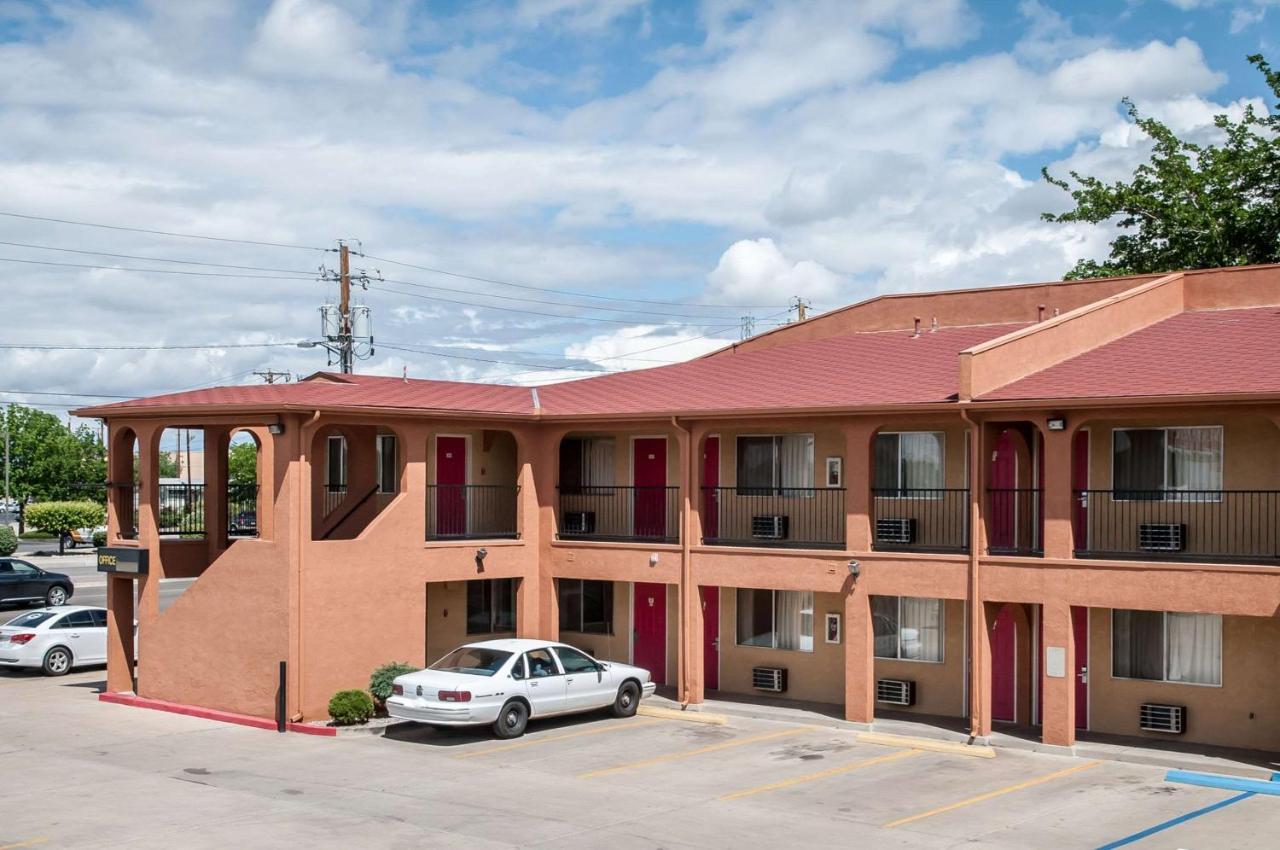 Econo Lodge Midtown Албукерке Екстериор снимка