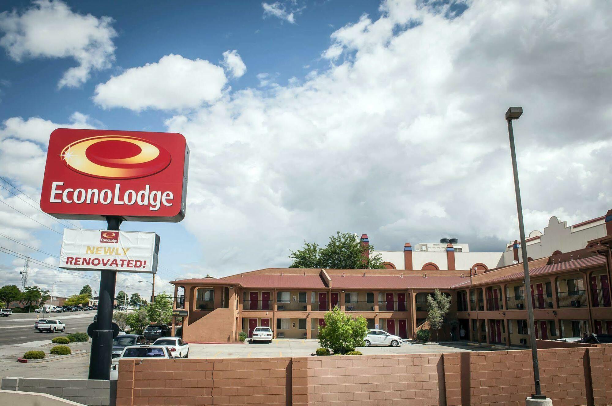 Econo Lodge Midtown Албукерке Екстериор снимка